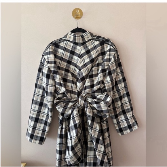 Carolina Herrera Tartan Trench Coat with cinched Waist size 4 - Picture 6 of 8